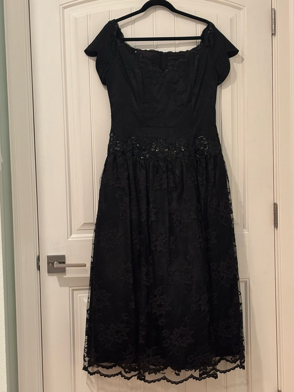 Elegant Steve McClintock Black Lace Vintage Dress. Excellent condition. Size 10